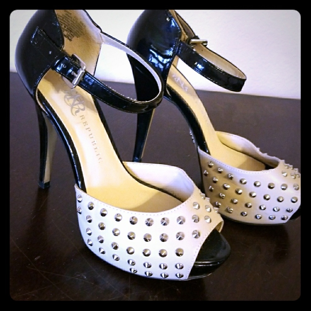 Rock & Republic Studded Pumps